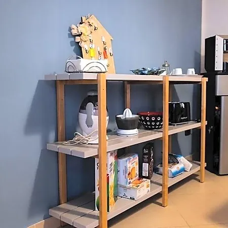 Oda ve Kahvaltı Almi 3*