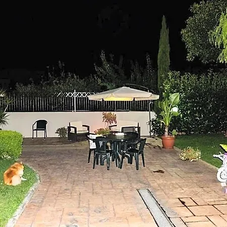 Oda ve Kahvaltı Almi 3*