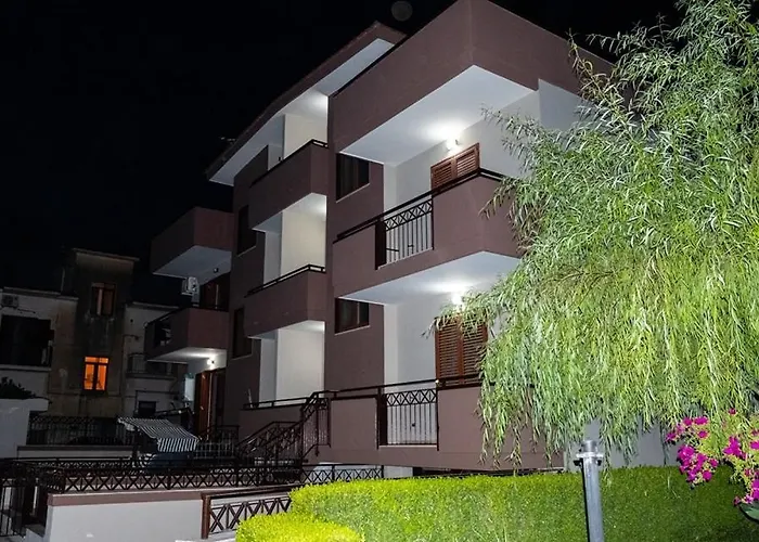 Almi Bed and Breakfast 3*